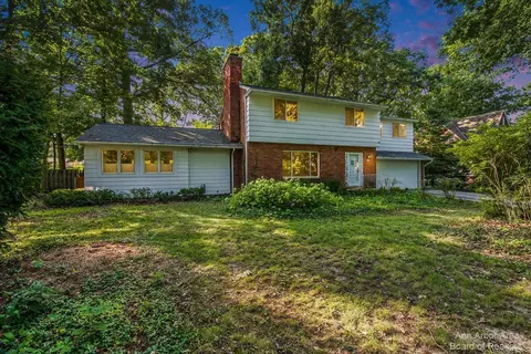 3123 Lakewood Dr, Ann Arbor, MI 48103
