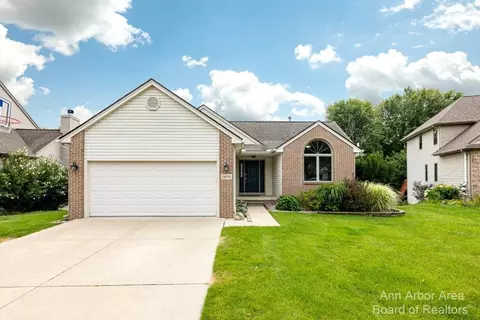 361 Dogwood Ct #159, Saline, MI 48176