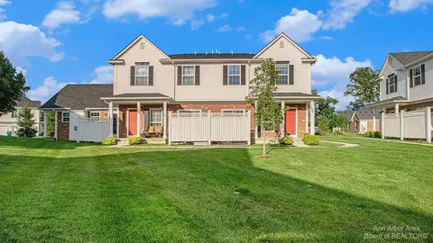 1903 Riversedge Dr, Saline, MI 48176