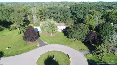 714 Halcyon Ct, Ann Arbor, MI 48103