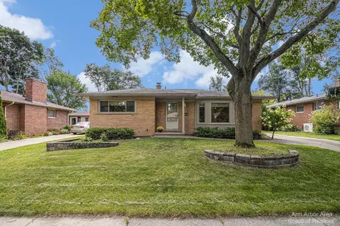 1911 Dunmore Rd, Ann Arbor, MI 48103