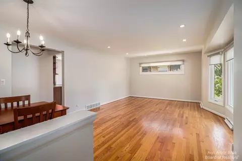 1911 Dunmore Rd, Ann Arbor, MI 48103 photo 4