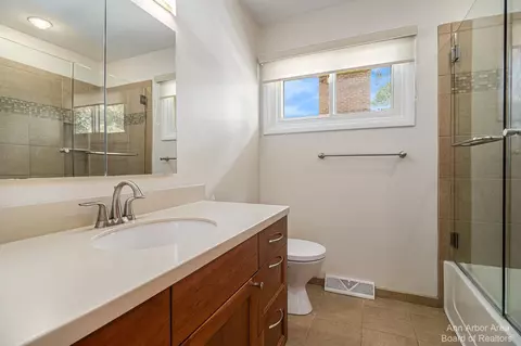 1911 Dunmore Rd, Ann Arbor, MI 48103 photo 17