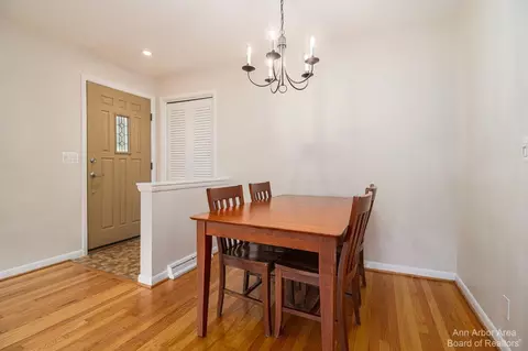 1911 Dunmore Rd, Ann Arbor, MI 48103 photo 3