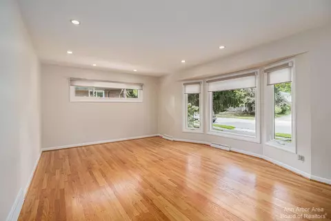 1911 Dunmore Rd, Ann Arbor, MI 48103 photo 5