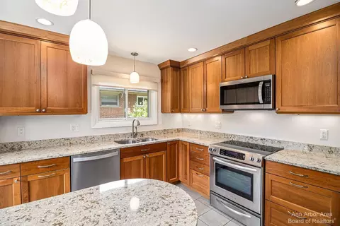 1911 Dunmore Rd, Ann Arbor, MI 48103 photo 10