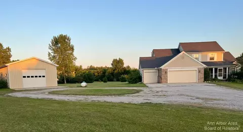 7385 Warner Rd, Saline, MI 48176