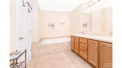 3107 Asher Rd, Ann Arbor, MI 48104 photo 16