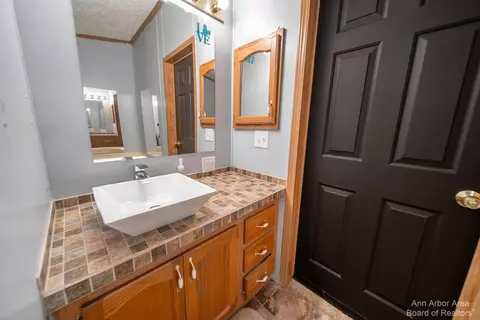 2372 Spencer, Jackson, MI 49202 photo 16