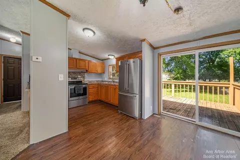 2372 Spencer, Jackson, MI 49202 photo 5