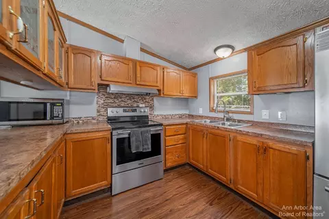 2372 Spencer, Jackson, MI 49202 photo 7