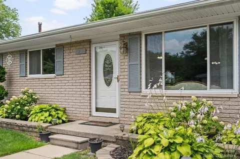 1255 Portland St, Westland, MI 48186