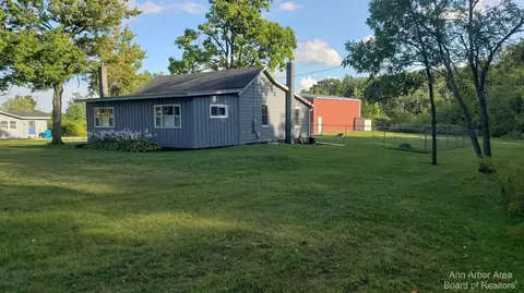 1405 Shepherd Rd, Tecumseh, MI 49286 photo 2