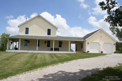 7557 Boettner Rd, Saline, MI 48176