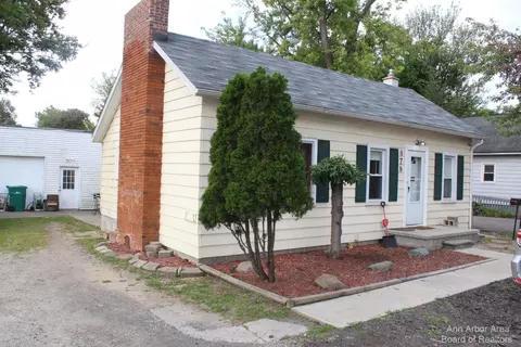 878 Ecorse Rd, Ypsilanti, MI 48198