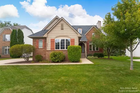5824 Quebec, Ann Arbor, MI 48103