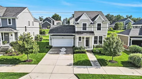445 W Bennett St, Saline, MI 48176