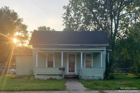 112 Cross St, Blissfield, MI 49228