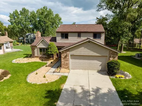 23444 Highmeadow Dr, Novi, MI 48375