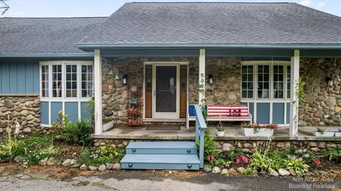 5085 Earhart Rd, Ann Arbor, MI 48105