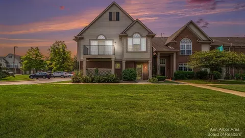 3208 Primrose Ln, Ypsilanti, MI 48197