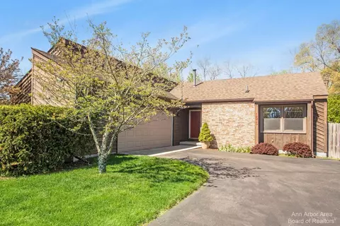 1575 Franklin St, Ann Arbor, MI 48103
