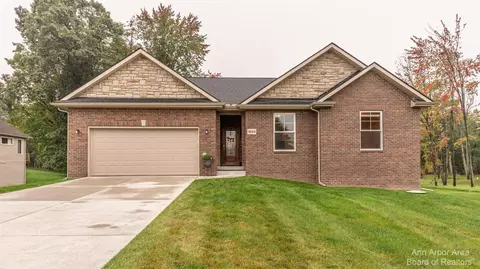 1893 Suncrest Dr, Grass Lake, MI 49240