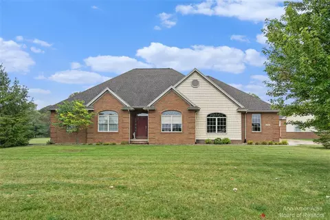 12253 Old Farm Ln, Grass Lake, MI 49240