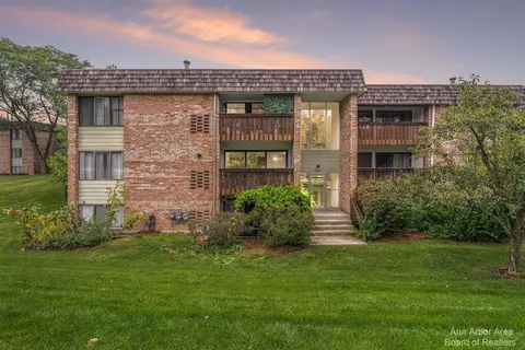 2152 Pauline Blvd #207, Ann Arbor, MI 48103