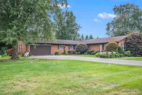 3519 Meadow Ln, Saline, MI 48176