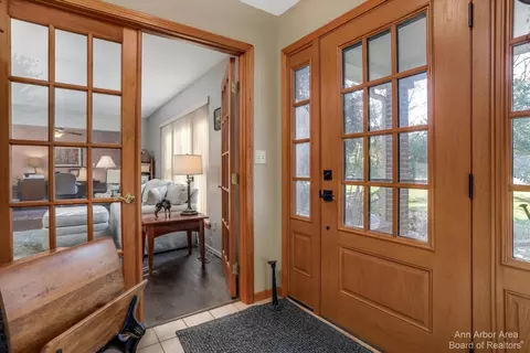2367 Strieter Rd, Ann Arbor, MI 48103 photo 4