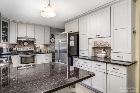 2367 Strieter Rd, Ann Arbor, MI 48103 photo 13
