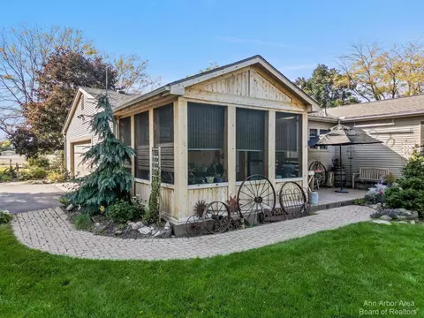 2367 Strieter Rd, Ann Arbor, MI 48103 photo 30
