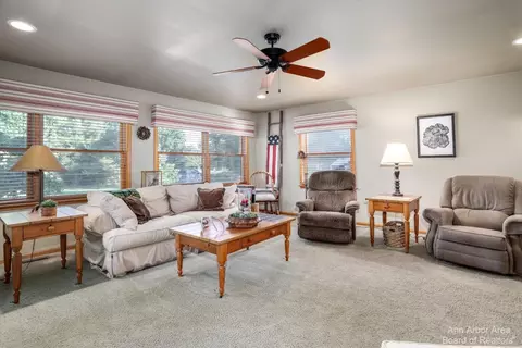 2367 Strieter Rd, Ann Arbor, MI 48103 photo 18