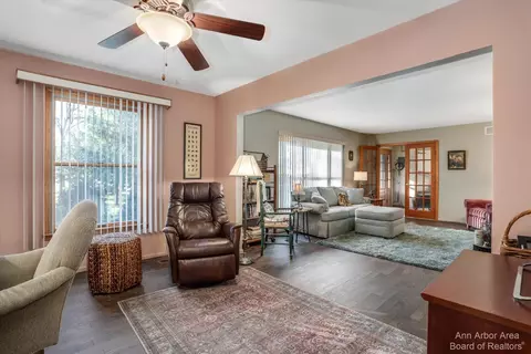2367 Strieter Rd, Ann Arbor, MI 48103 photo 9