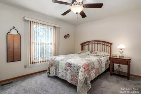 2367 Strieter Rd, Ann Arbor, MI 48103 photo 23