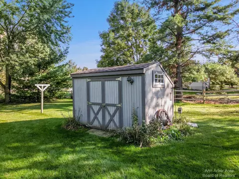 2367 Strieter Rd, Ann Arbor, MI 48103 photo 39