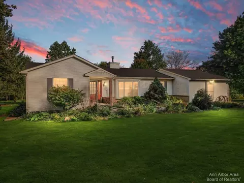 2367 Strieter Rd, Ann Arbor, MI 48103