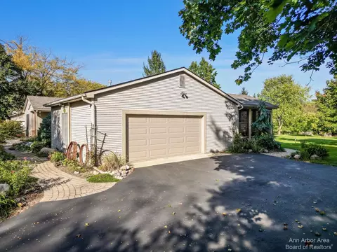 2367 Strieter Rd, Ann Arbor, MI 48103 photo 35