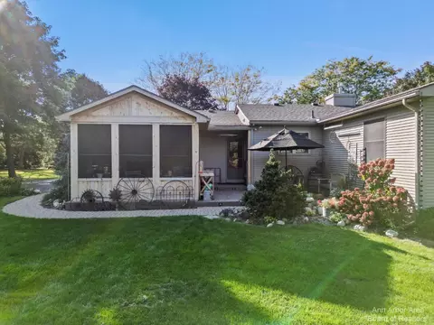 2367 Strieter Rd, Ann Arbor, MI 48103 photo 36
