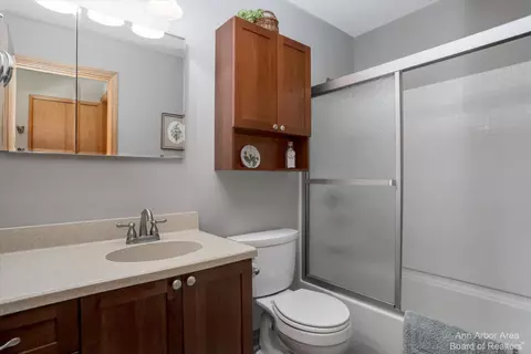 2367 Strieter Rd, Ann Arbor, MI 48103 photo 22
