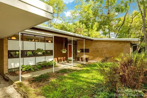4081 E Huron River Service Dr, Ann Arbor, MI 48104
