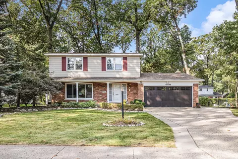 15845 Loveland St, Livonia, MI 48154