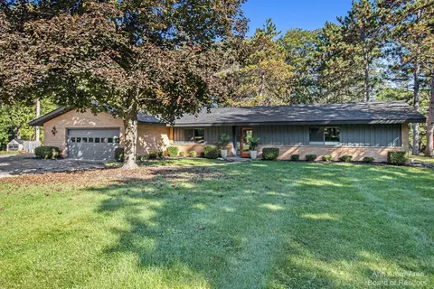 2700 Laurel Hill Rd, Ann Arbor, MI 48103