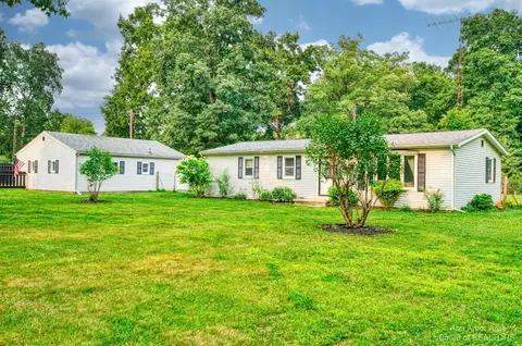 3449 N M 52, Stockbridge, MI 49285
