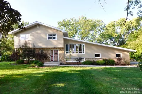 3800 Catherine St, Jackson, MI 49203