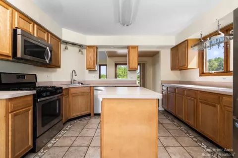 10275 Bemis Rd, Willis, MI 48191 photo 17
