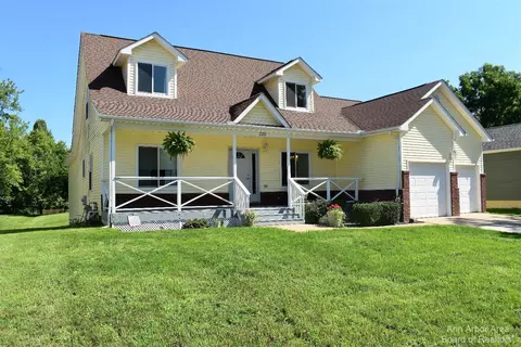 220 Canfield St, Milan, MI 48160