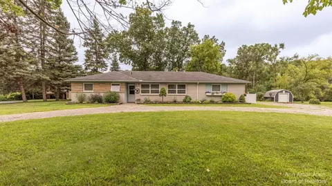 29085 Terrence St, Livonia, MI 48154