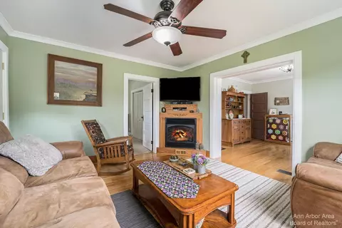 9565 Willis Rd, Willis, MI 48191 photo 4